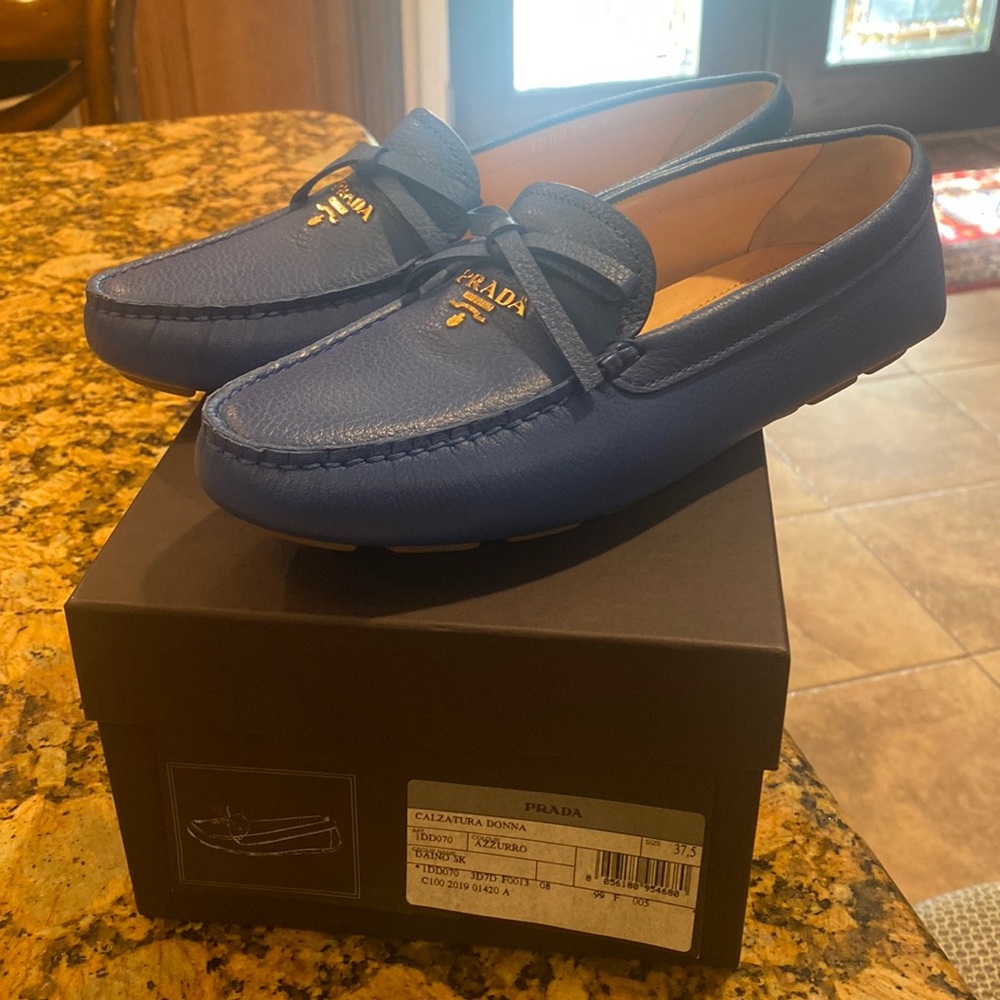 💯 Authentic Prada leather loafers, brand new, never used.